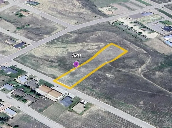 520 Emigrant Dr, Glenrock, WY 82637