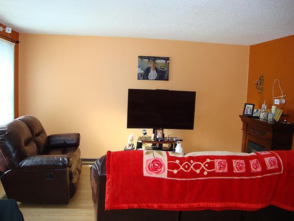 5th image of 1581 Stillwater Ave