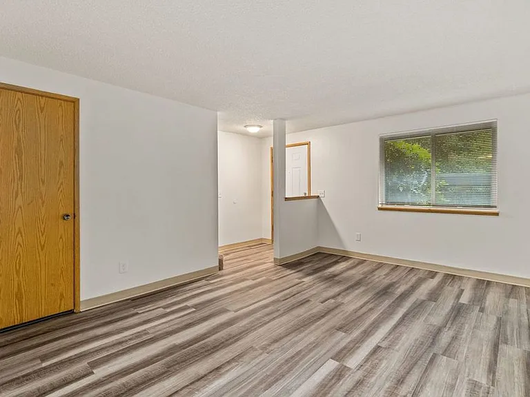 Meadowood Apts — Photo 10