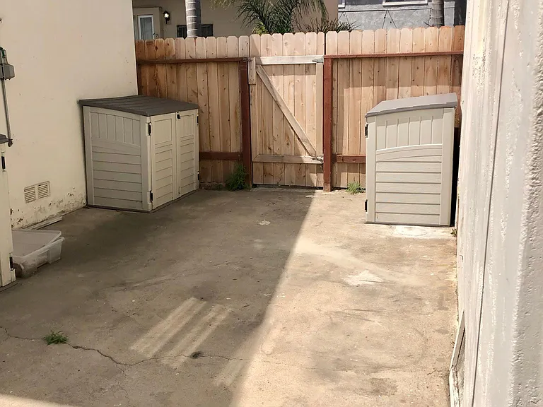 2061 Thomas Ave — Photo 12