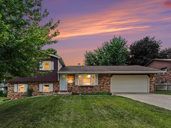 2816 Council Oak Dr, South Bend, IN 46628