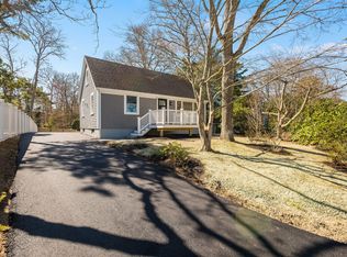 84 Lake Shore Dr, East Falmouth, MA 02536