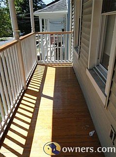 Nice Front porch- morning sun!