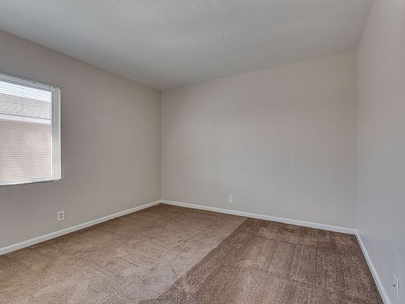5th image of 700 Forest St #722A