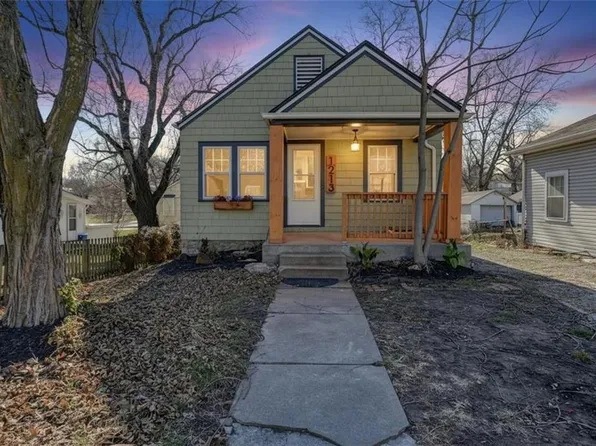 1213 Spruce St, Leavenworth, KS 66048