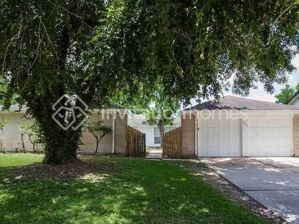 16223 Barcelona Dr, Friendswood, TX 77546