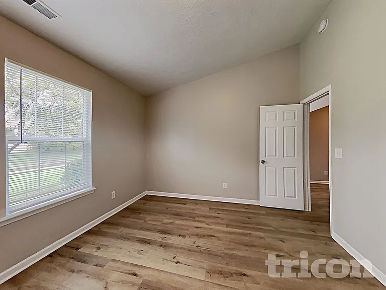 1270 Sherwood Dr — Photo 8