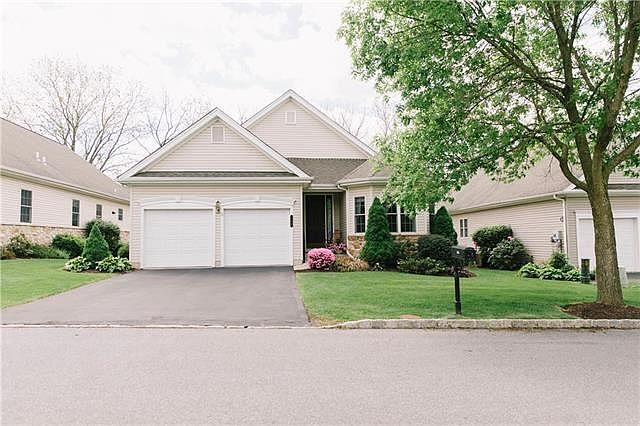 1st image of 108 Glenmoor Cir