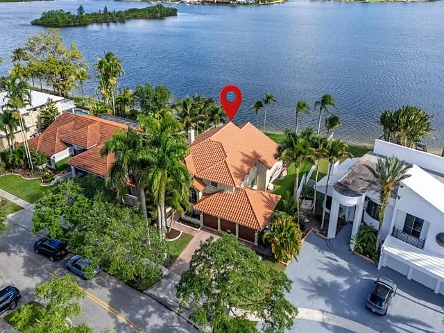 18142 NW 15th Ct — Photo 18