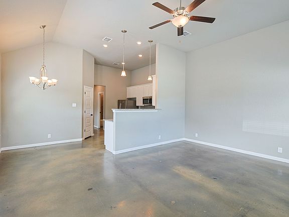 3rd image of 940 Country Club Dr #A