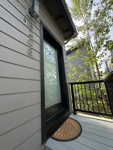 8208 N Chautauqua Blvd — Photo 2