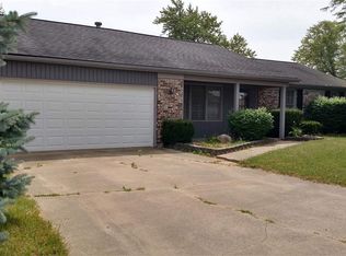 166 N Cheyenne Dr, Warsaw, IN 46582