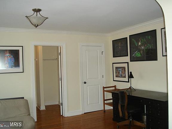 4th image of 820B S Washington St #227