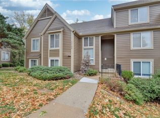 11122 Nieman Rd APT 202, Overland Park, KS 66210