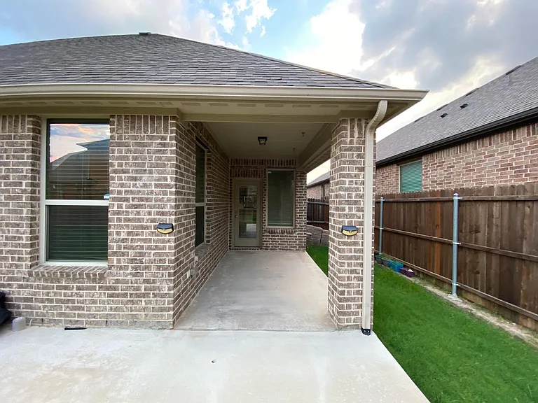 15517 Pioneer Bluff Trl — Photo 24