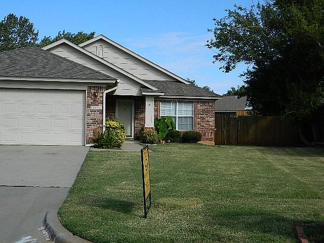 1st image of 10445 Fairfax Ln