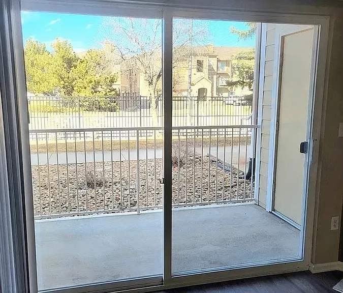 3 bed, 1291 sqft, $2,200 — Photo 4
