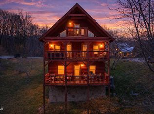 513 Hideaway Ridge Cir, Sevierville, TN 37862