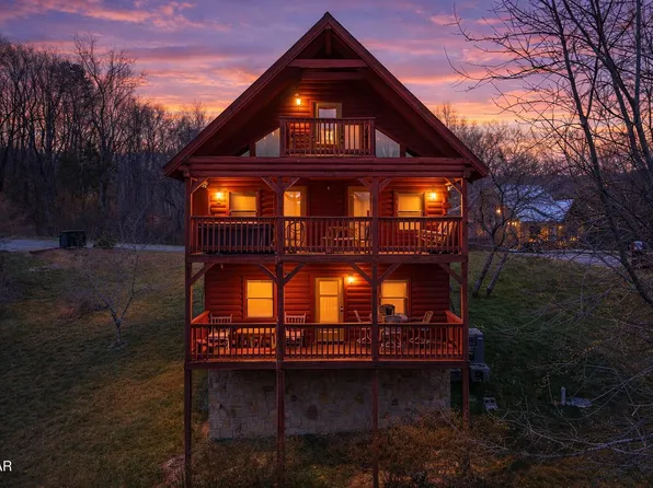 513 Hideaway Ridge Cir, Sevierville, TN 37862