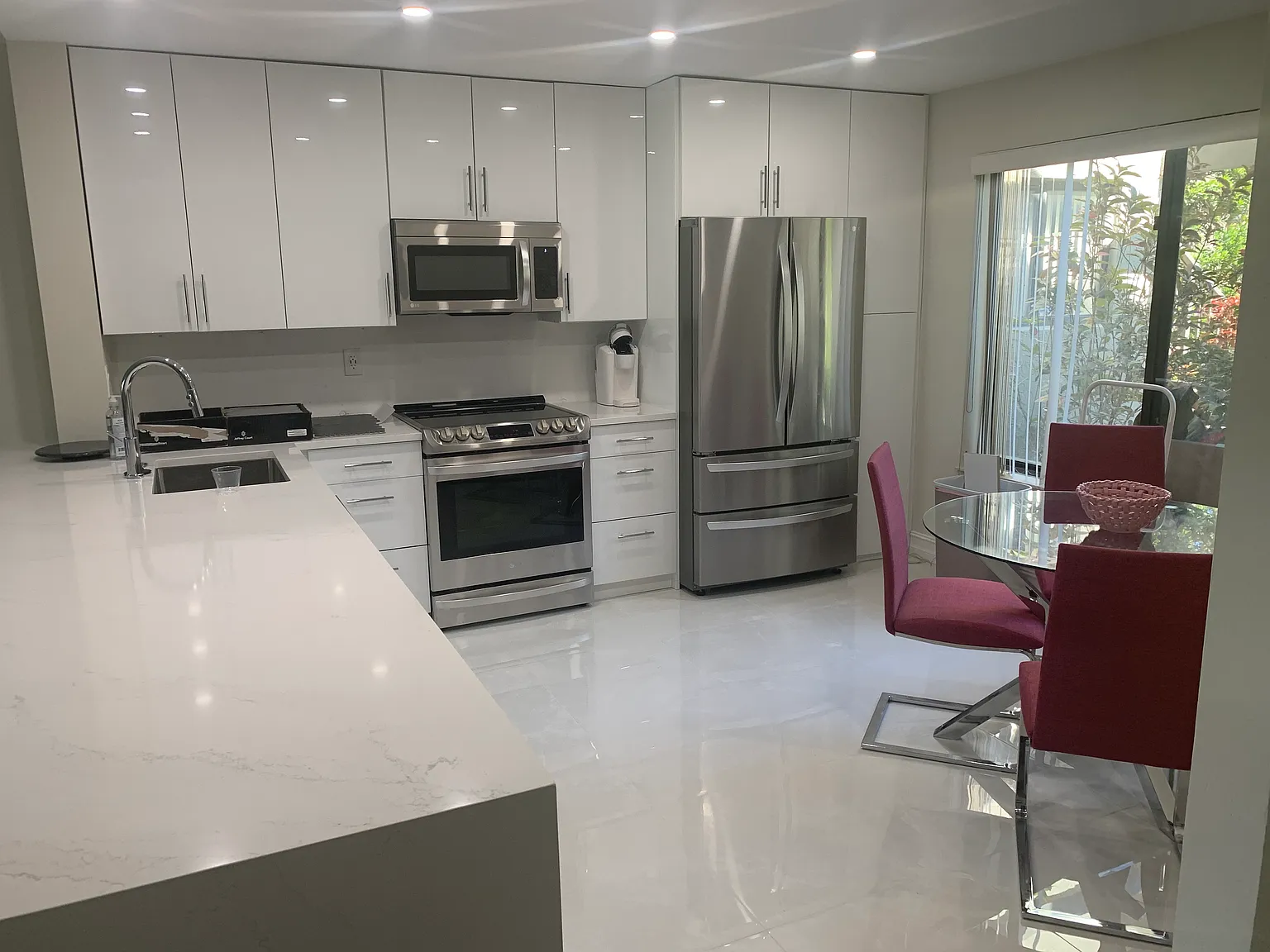 2 bed, 1380 sqft, $3,250 — Photo 3