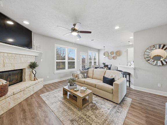 4th image of 1702 Twin Oaks Cir