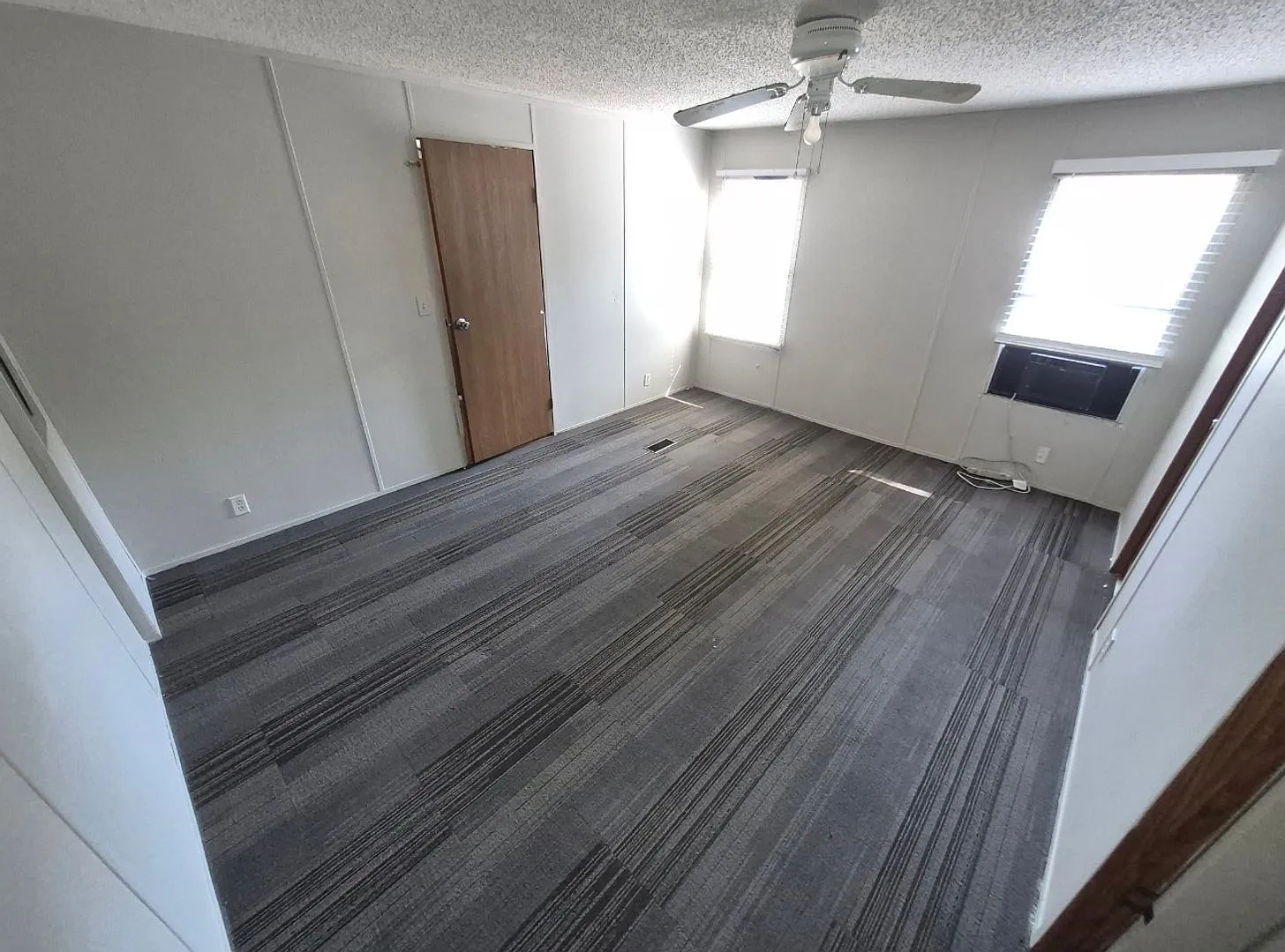 Hollmore & Cherrie MHP — Photo 3