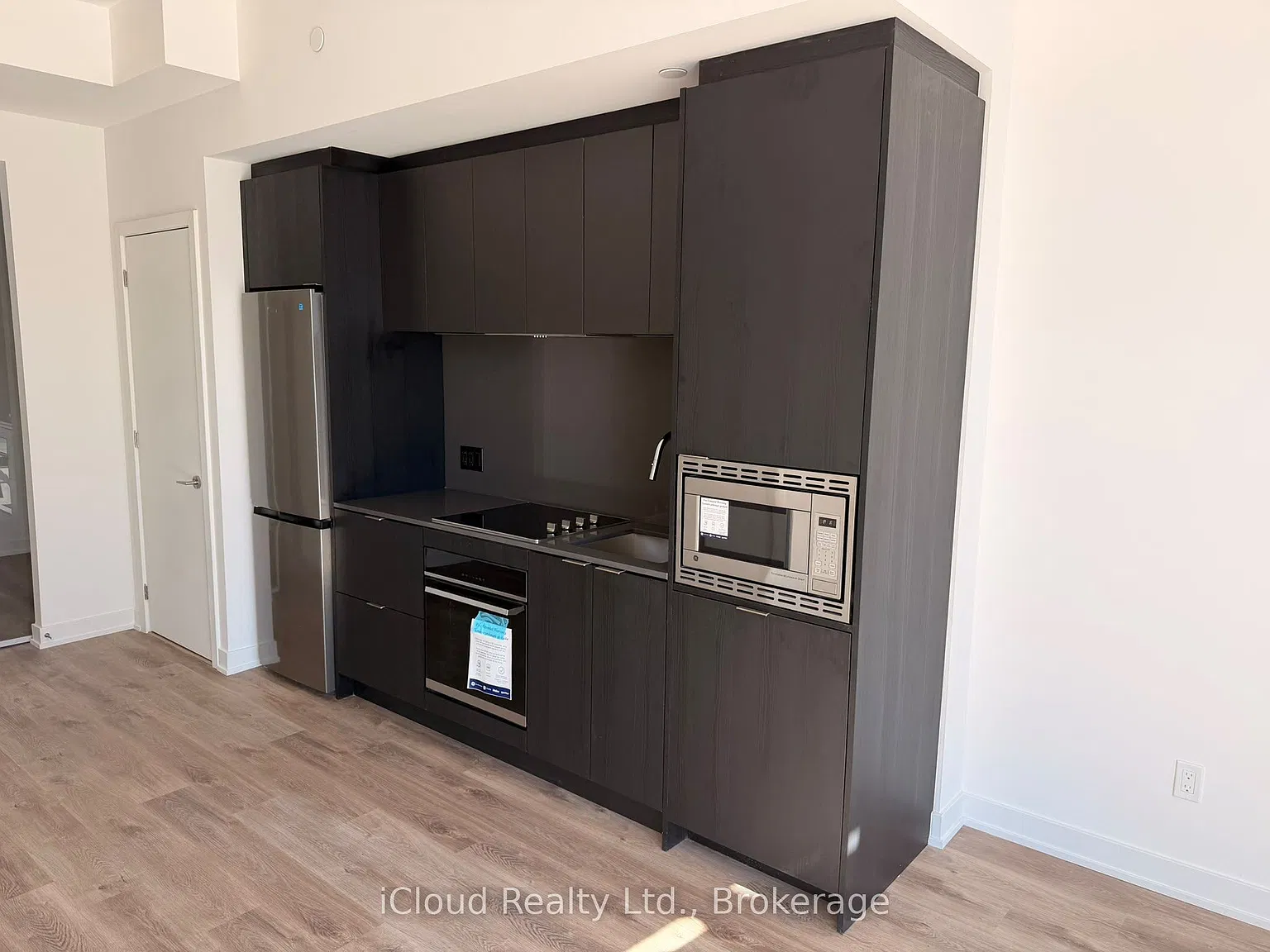 2 bed, $2,399 — Photo 1