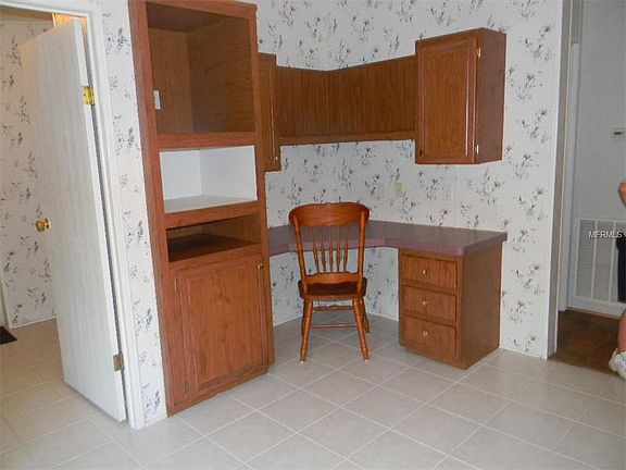 4th image of 309 Portia St
