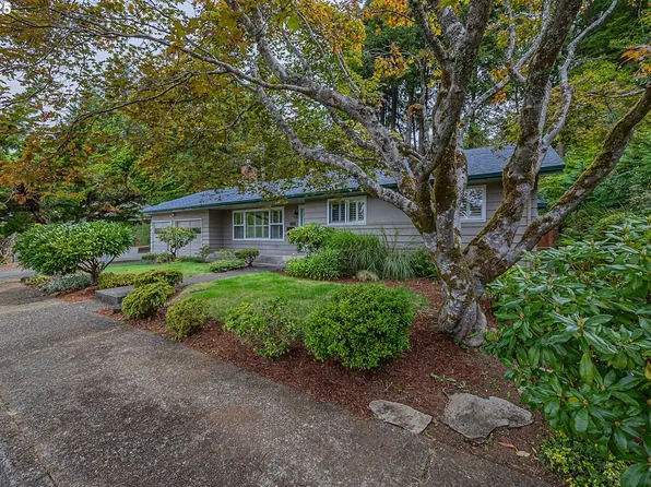 620 N 9th St, Coos Bay, OR 97420