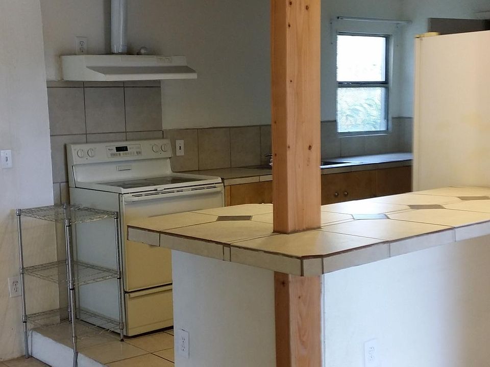 1st image of 125 W 38th St #3