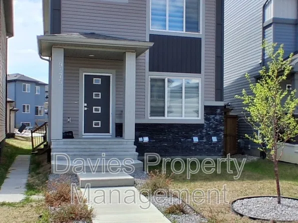 9475 Colak Ln SW, Edmonton, AB T6W 5B6