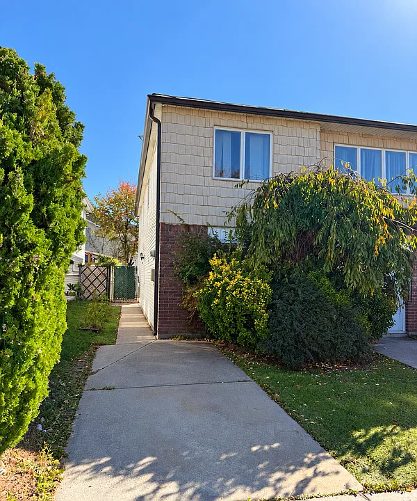 118 Evergreen St #1