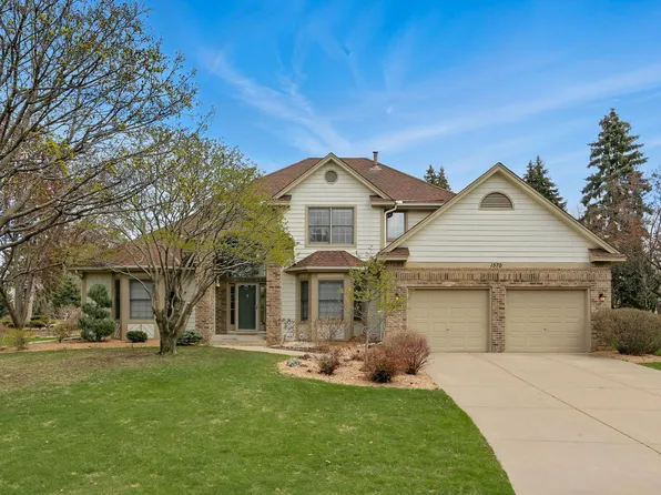 1570 Park Cir, Mendota Heights, MN 55118