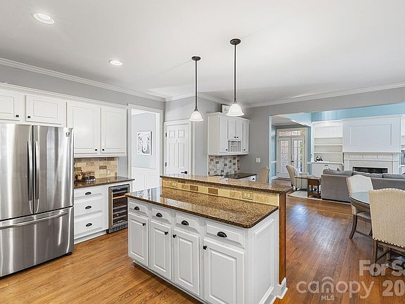 4th image of 11106 Brush Hollow Rd