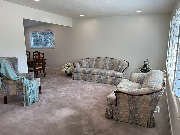 4th image of 3115 S Gregson Ct