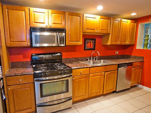 5th image of 4852 N Sacramento Ave APT G