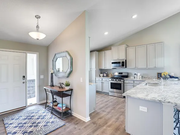 17428 Dulles Ln, Lakeville, MN 55044