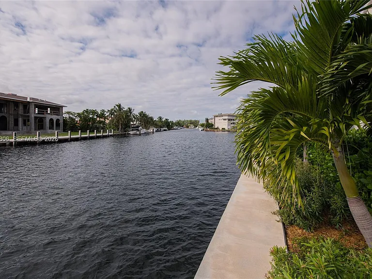 401 Golden Isles Dr #1011 — Photo 50