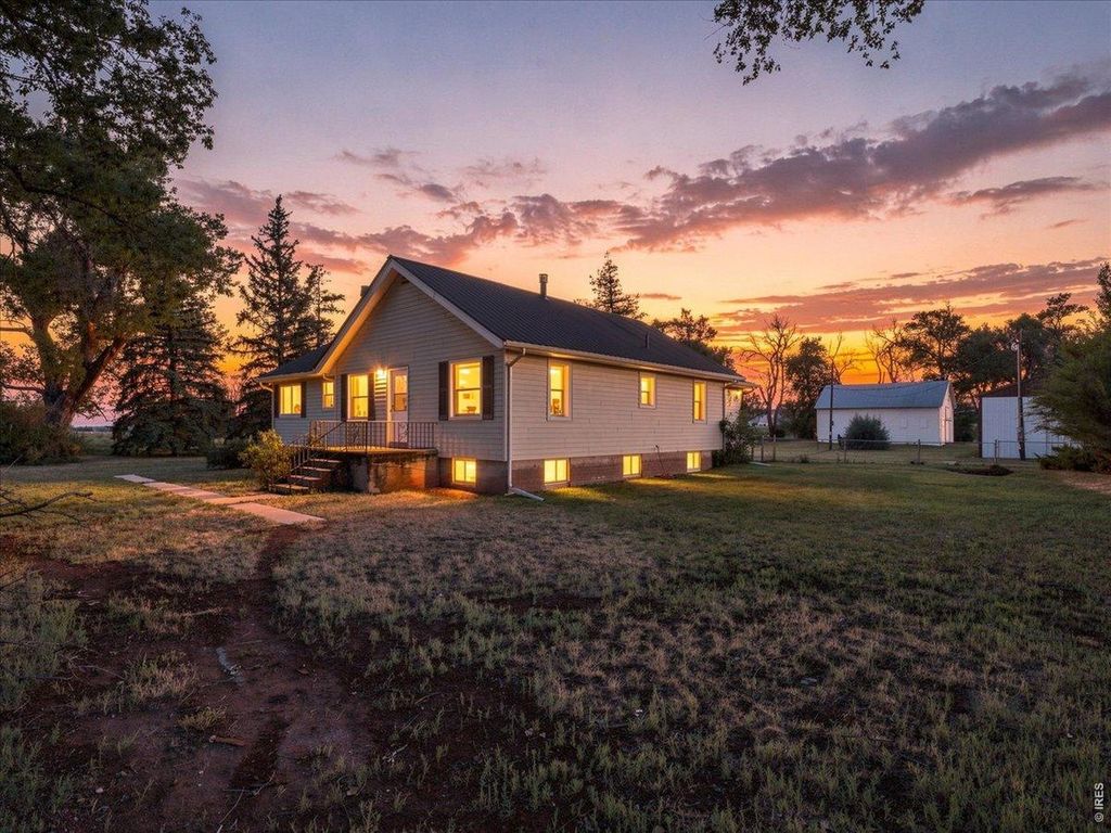 1127 W County Road 66