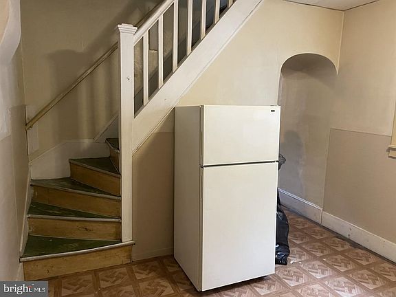 3rd image of 9 S Catherine St #11