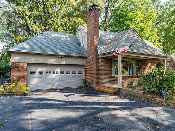 2nd image of 9994 Lakeside Dr