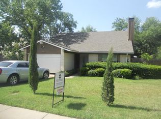 312 Shelmar Dr, Euless, TX 76039