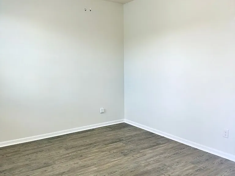 101 Cedar Breeze Dr — Photo 3