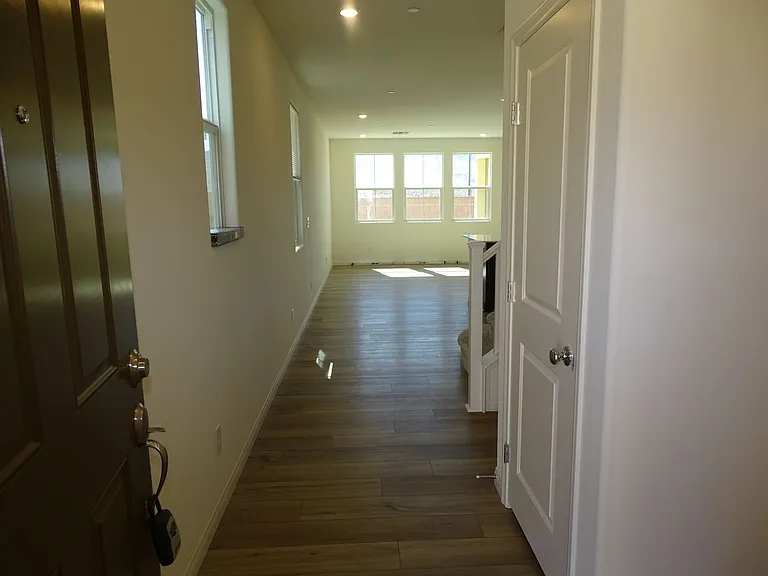 2929 Gallarate Dr — Photo 2
