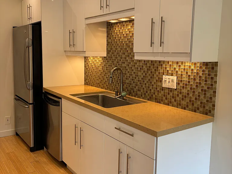 1250 N Kings Rd #301 — Photo 10