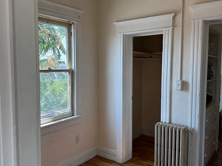 708 Central Ave SE #5 — Photo 6