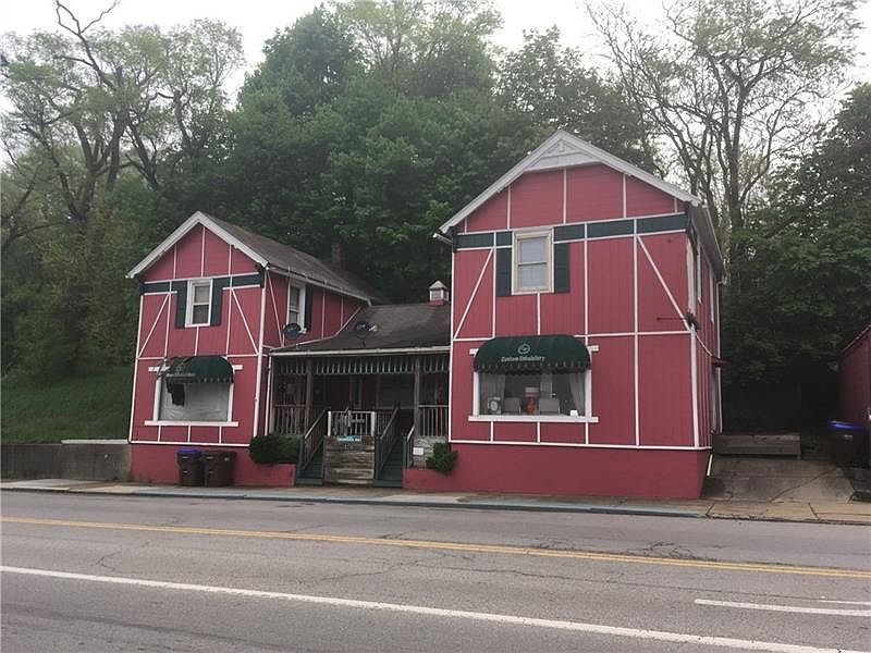 2nd image of 102 N Sharpsville Ave