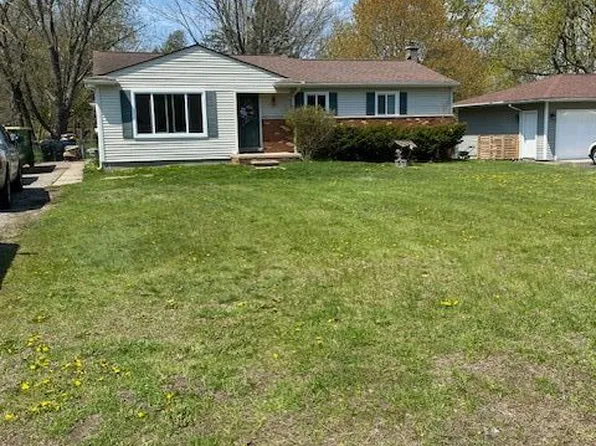 650 Hemingway Rd, Lake Orion, MI 48362