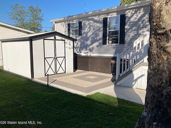 5th image of 18 Village Rd