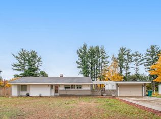 55129 Buckhorn Rd, Three Rivers, MI 49093